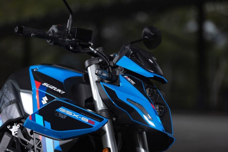 Suzuki GSX-8S Team Suzuki Edition